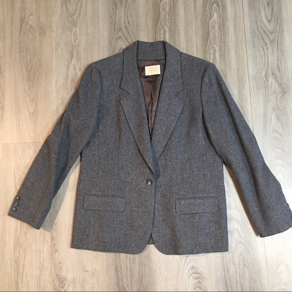 Pendleton women’s blazer style jacket size large.